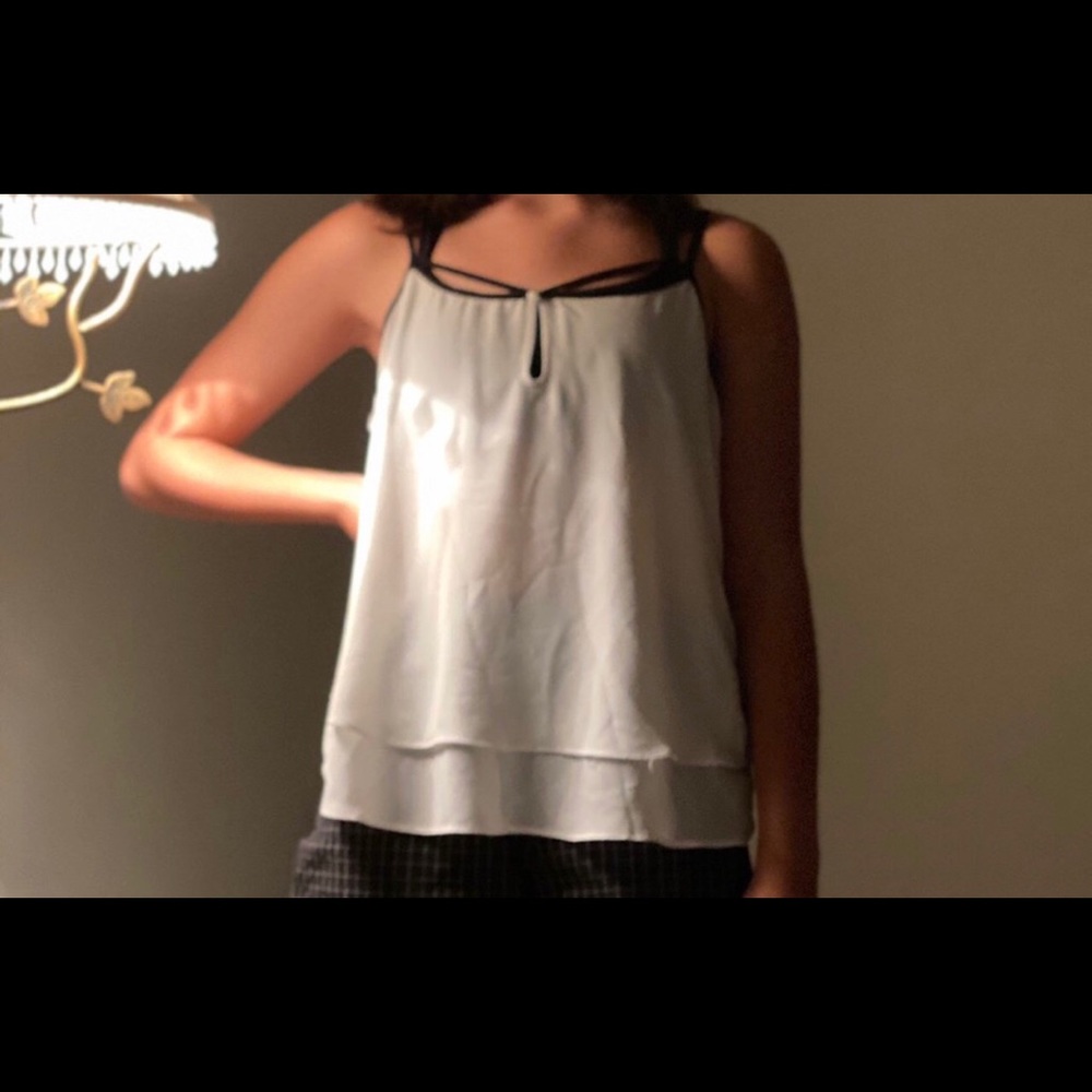 Chic white tank ✨